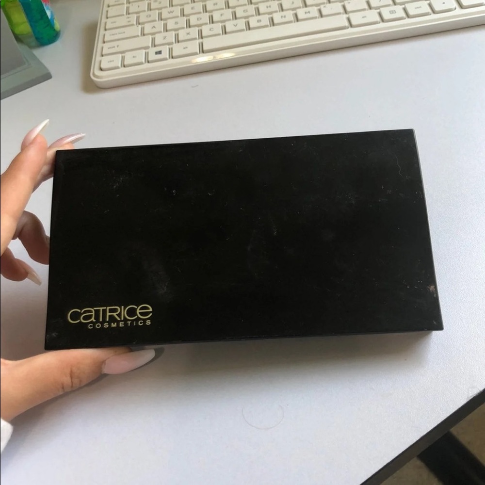Catrice Comestics highlight and contour palette